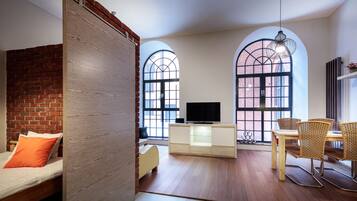 Loft, 1 Bedroom | Living room | TV