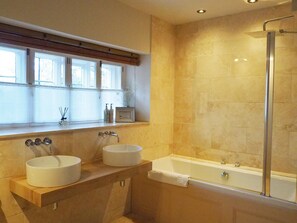 Premium Double Room | Bathroom - Bear and Ragged Staff (Oxford)