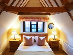 Family Room, Multiple Beds (Accessible by a steep stair case) | Desk, iron/ironing board, free WiFi, bed sheets - Bear and Ragged Staff (Oxford)