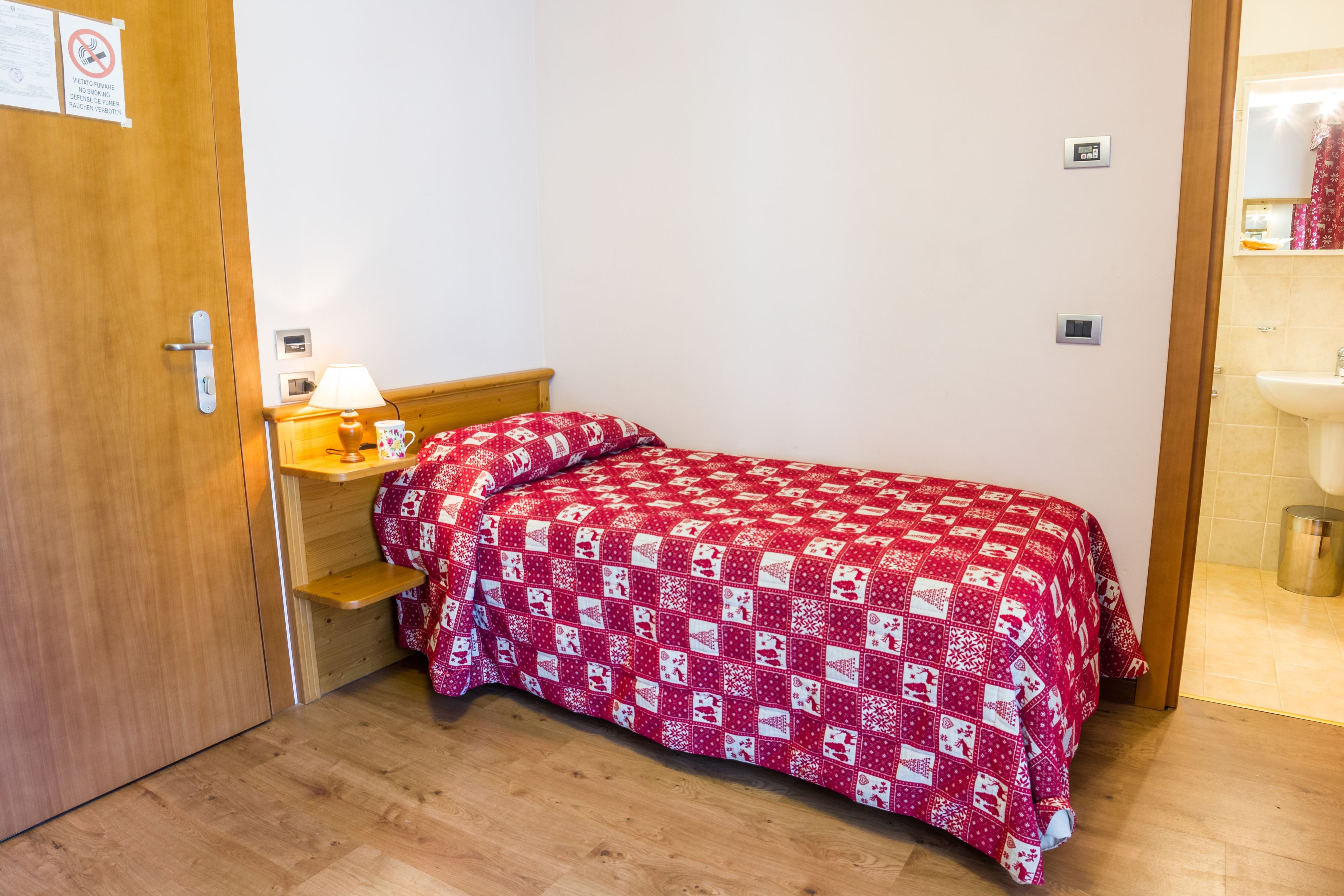 single room | in-room safe, desk, rollaway beds, free wifi