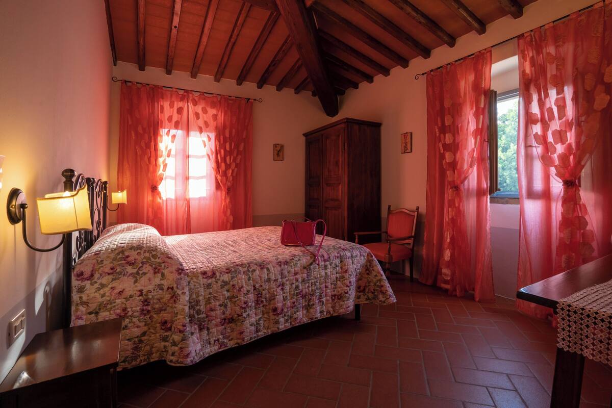 Standard Double Room | Minibar, desk, soundproofing, cribs (surcharge)