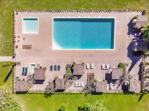 2 outdoor pools, open 9:00 AM to 6:00 PM, pool loungers - Relais Campiglioni (Montevarchi)