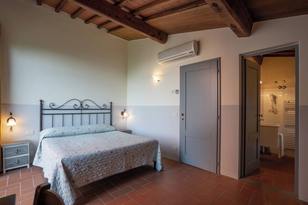 Traditional Apartment, Garden View | Minibar, desk, soundproofing, cribs (surcharge)