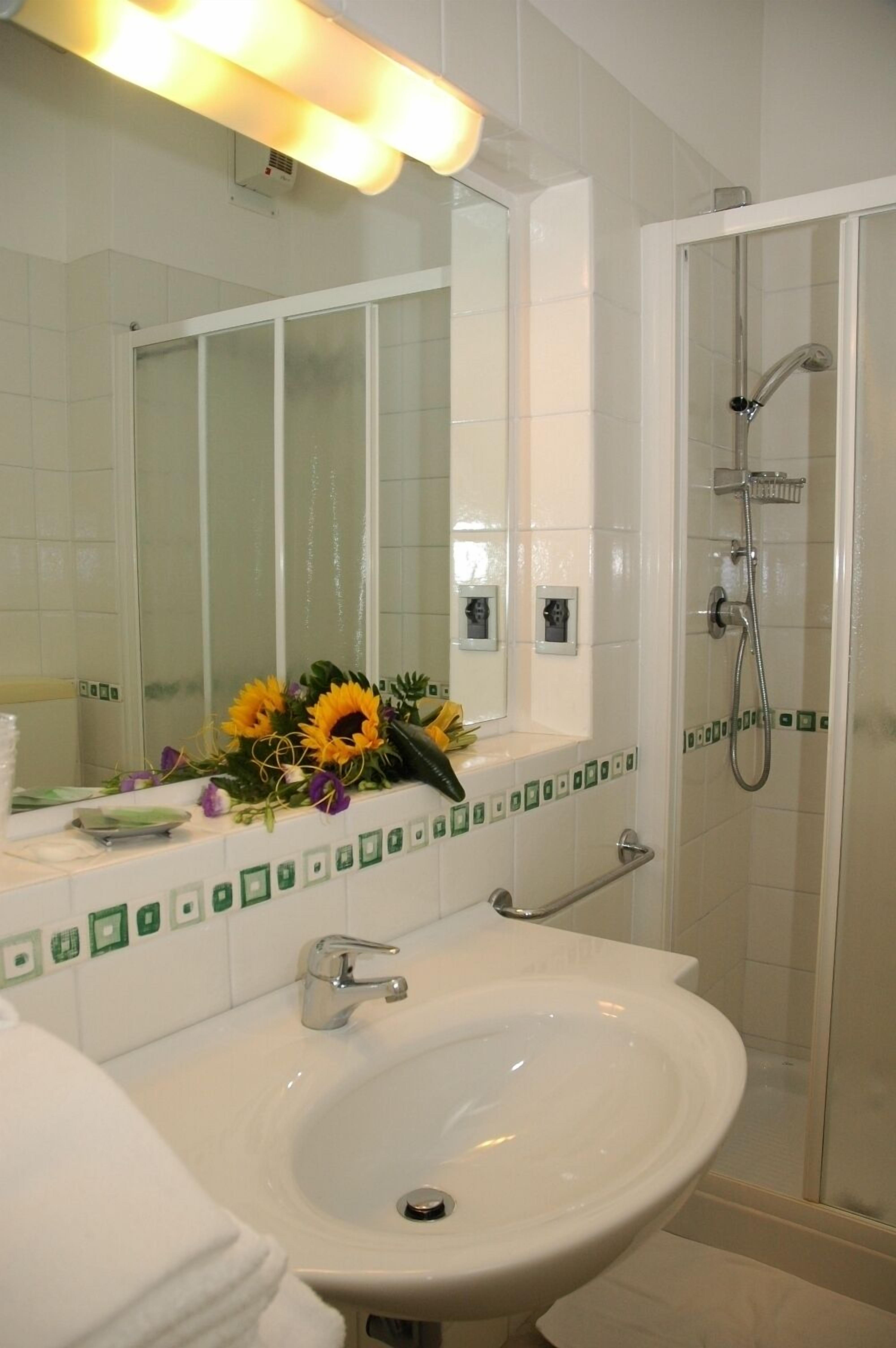 comfort studio, balcony | bathroom | shower, free toiletries, hair dryer, bidet