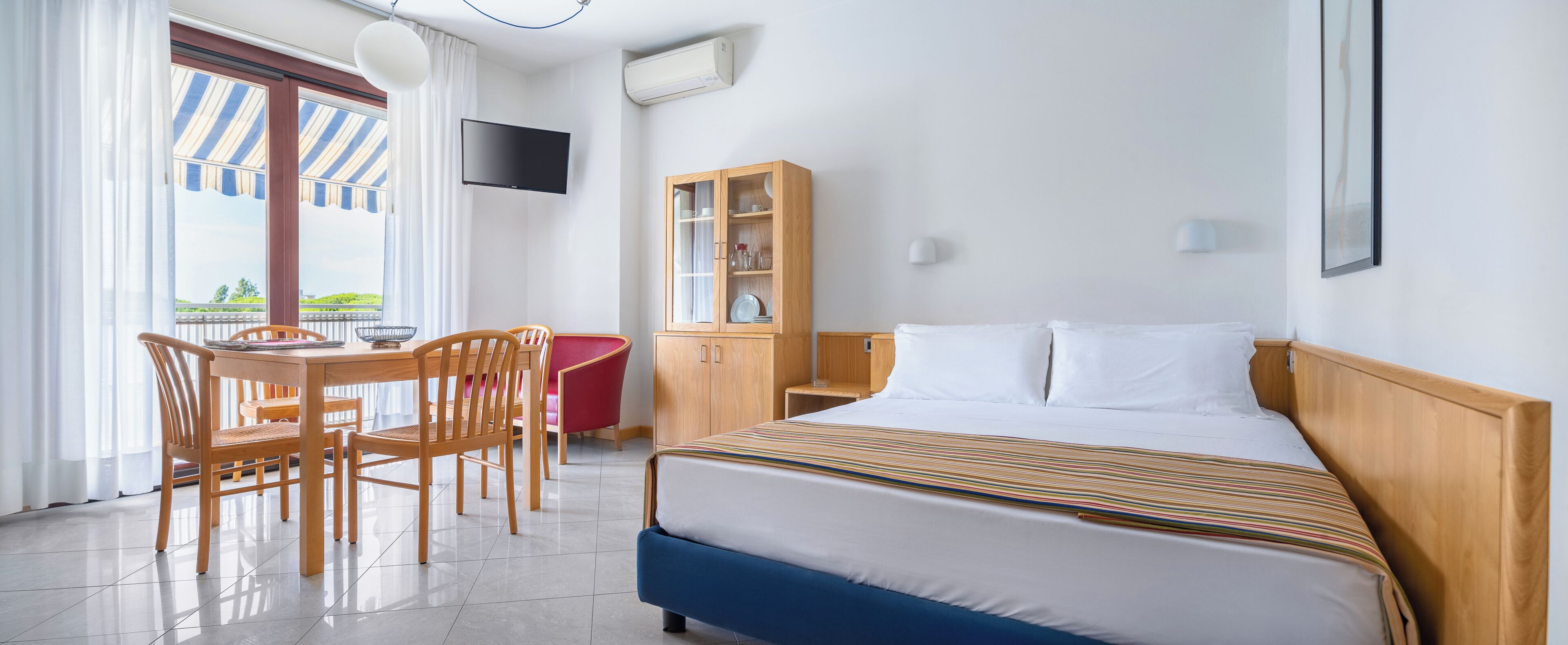 Comfort Studio, Balcony | Private kitchenette