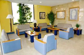 Lobby sitting area - Dunes Platja (Santa Margalida)