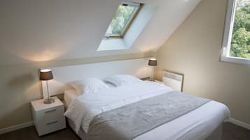 Standard Studio | Blackout drapes, soundproofing, iron/ironing board, free WiFi