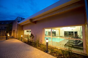 Indoor pool, sun loungers - Résidence Les Rives de la Fecht (Ingersheim)