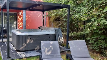 Rideaux occultants, chambres insonorisées, fer et planche à repasser