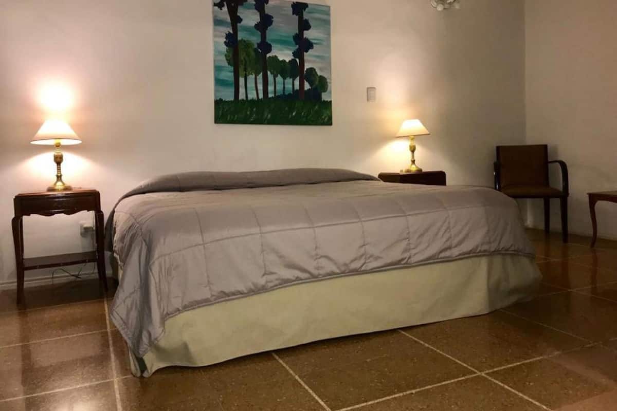 Single Room | Langsir/tirai gelap terus, kalis bunyi, Wi-fi percuma, cadar katil