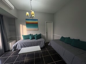 Neljän hengen premium-huone | Pimennysverhot, äänieristys, ilmainen Wi-Fi, vuodevaatteet