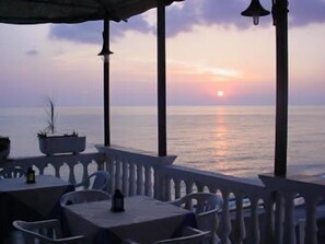 Breakfast, lunch, dinner served; Italian cuisine, beach views