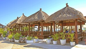 Gazebo - Home@36 Condotel (Kuta)