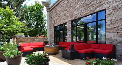 Wood River Inn & Suites