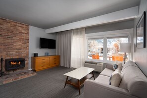 Suite, 1 King Bed, Fireplace (King Fireplace Suite) | Hypo-allergenic bedding, blackout drapes, iron/ironing board, free WiFi