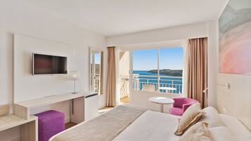 Double Room, Balcony, Sea View | Desk, laptop workspace, blackout curtains, free WiFi