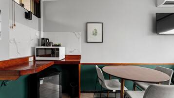 Ropa de cama de alta calidad y artículos del minibar gratis