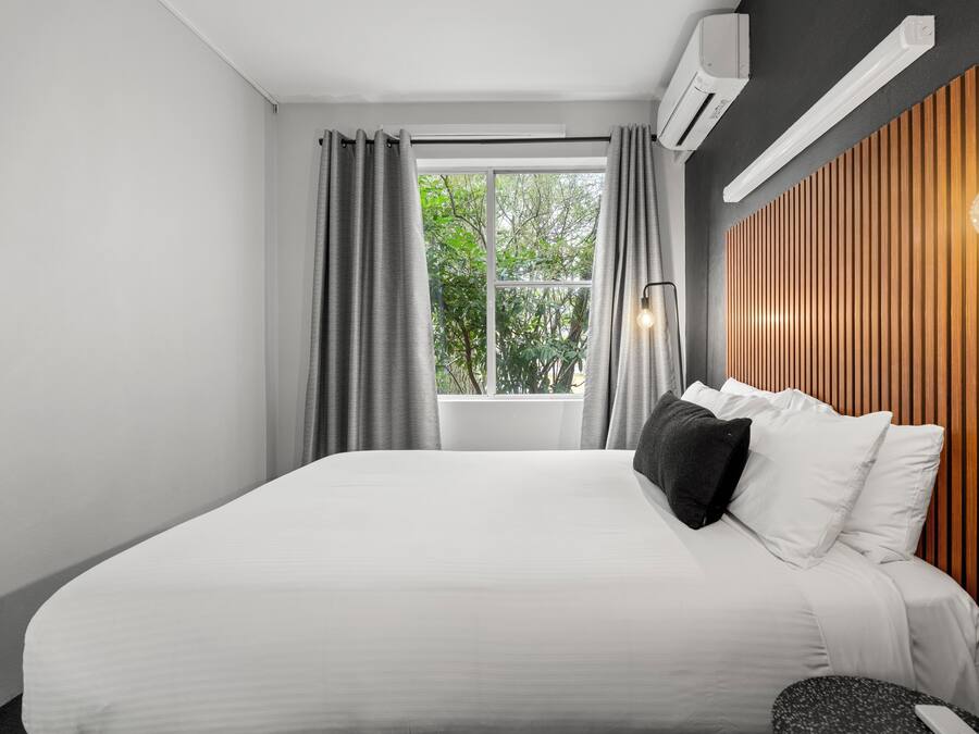 Family Room | Peralatan tempat tidur premium, bar mini percuma