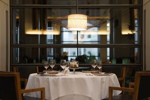 Breakfast, lunch and dinner served - Esperos Palace Luxury & Spa Hotel (Kastoria)