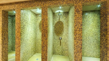 Couples treatment room(s), sauna, hot tub, steam room