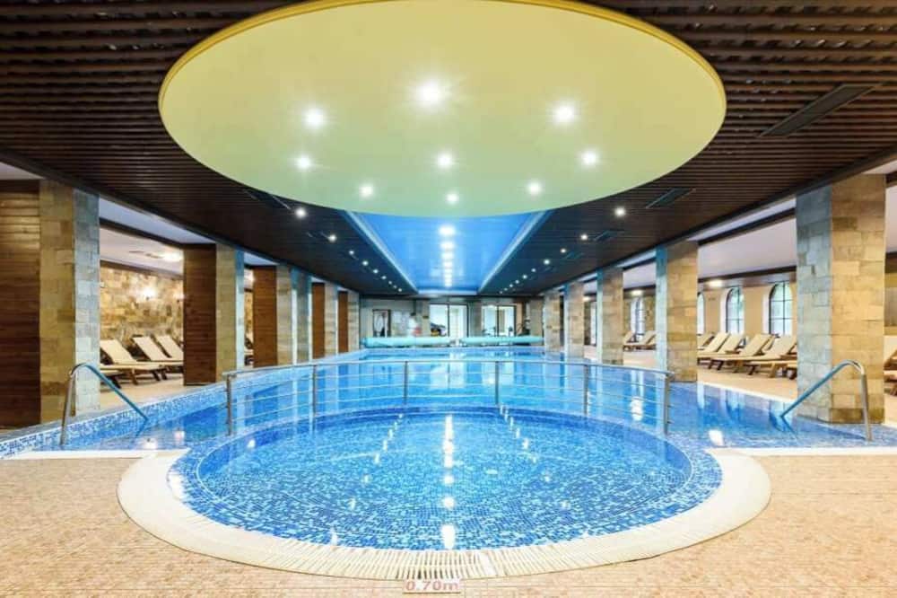 Grand Royale Apartment Complex & Spa
