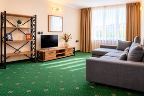 Pillowtop-bedden, een minibar, een bureau, geluiddichte muren