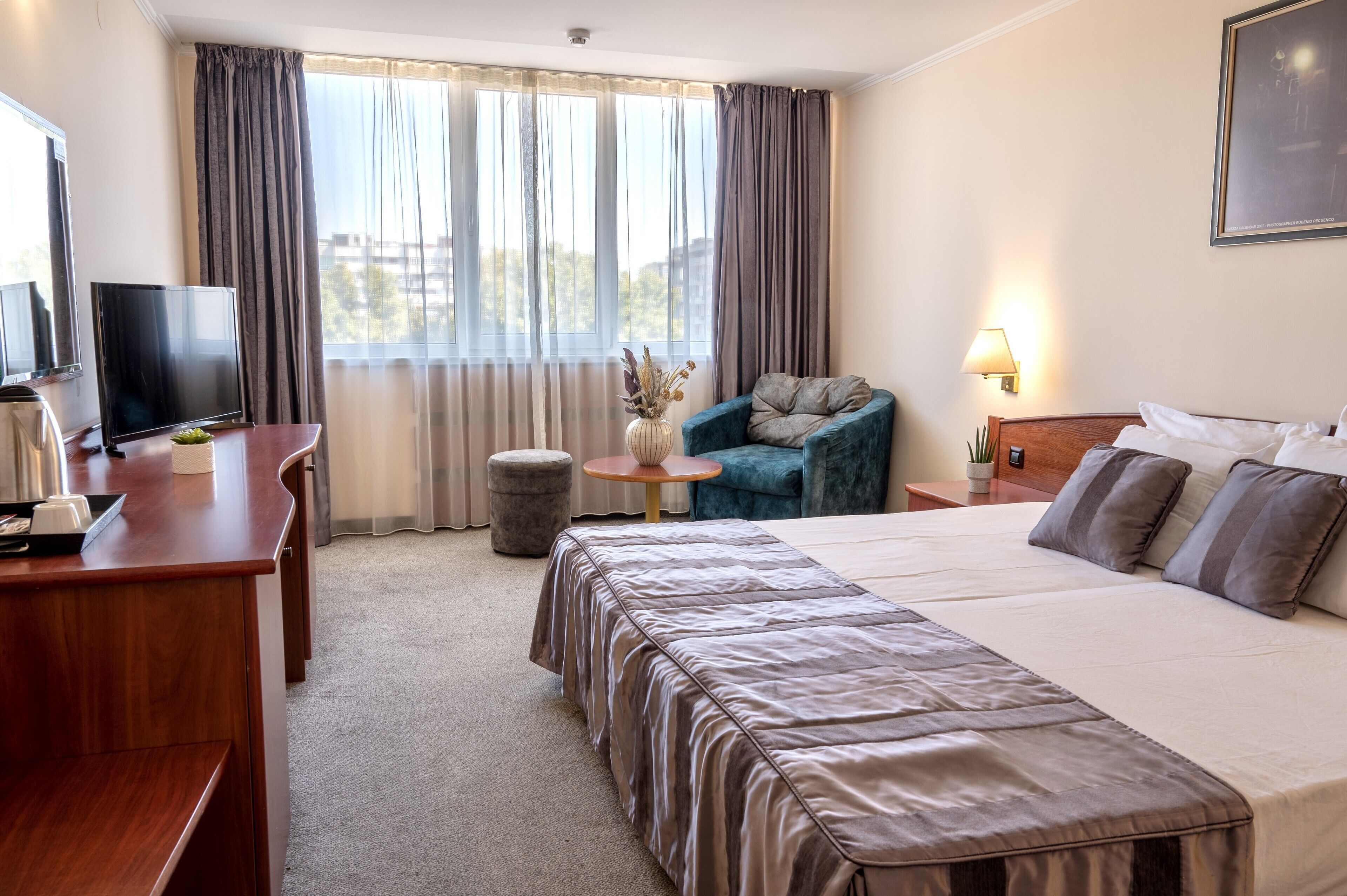 Colchones con pillow-top, minibar y escritorio 