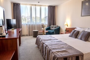 Surmatelas, minibar, bureau, chambres insonorisées