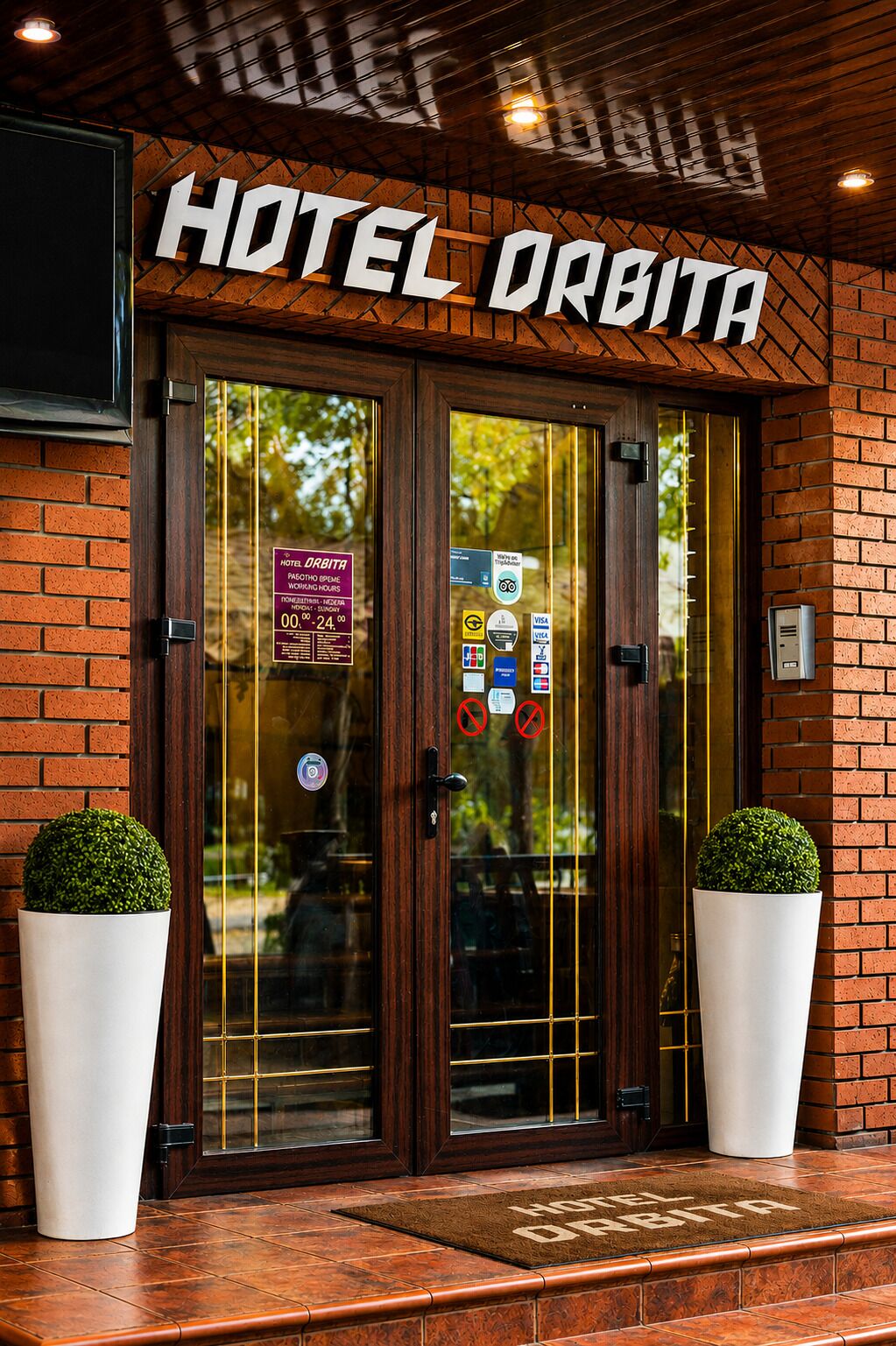 Photo - Orbita