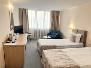 Pillowtop-Betten, Minibar, Schreibtisch, schallisolierte Zimmer