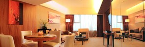 Suite, 1 King Bed - Grand Mercure Dongguan Humen (Dongguan)