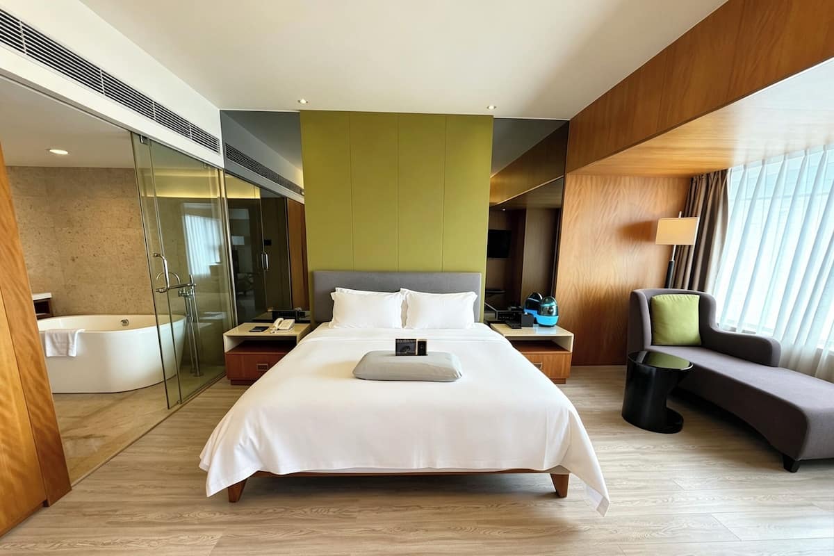 Suite, 1 King Bed | Minibar, in-room safe, desk, blackout curtains