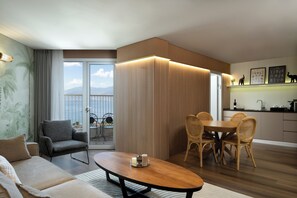 Suite – royal | Oppholdsområde | LCD-TV og filmkjøp