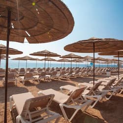 Private beach, sun-loungers, beach umbrellas, beach towels