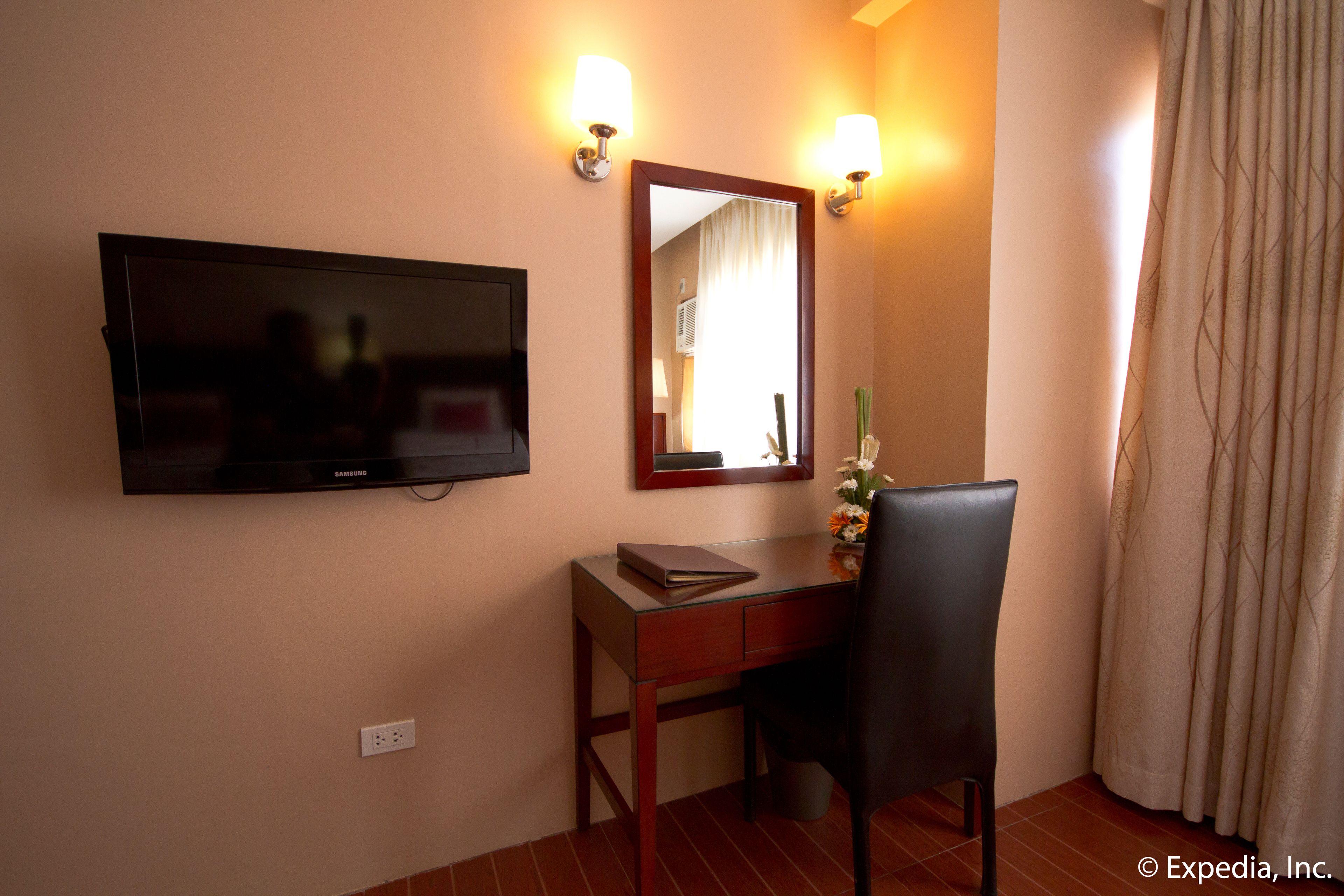 Photo - Allure Hotel & Suites