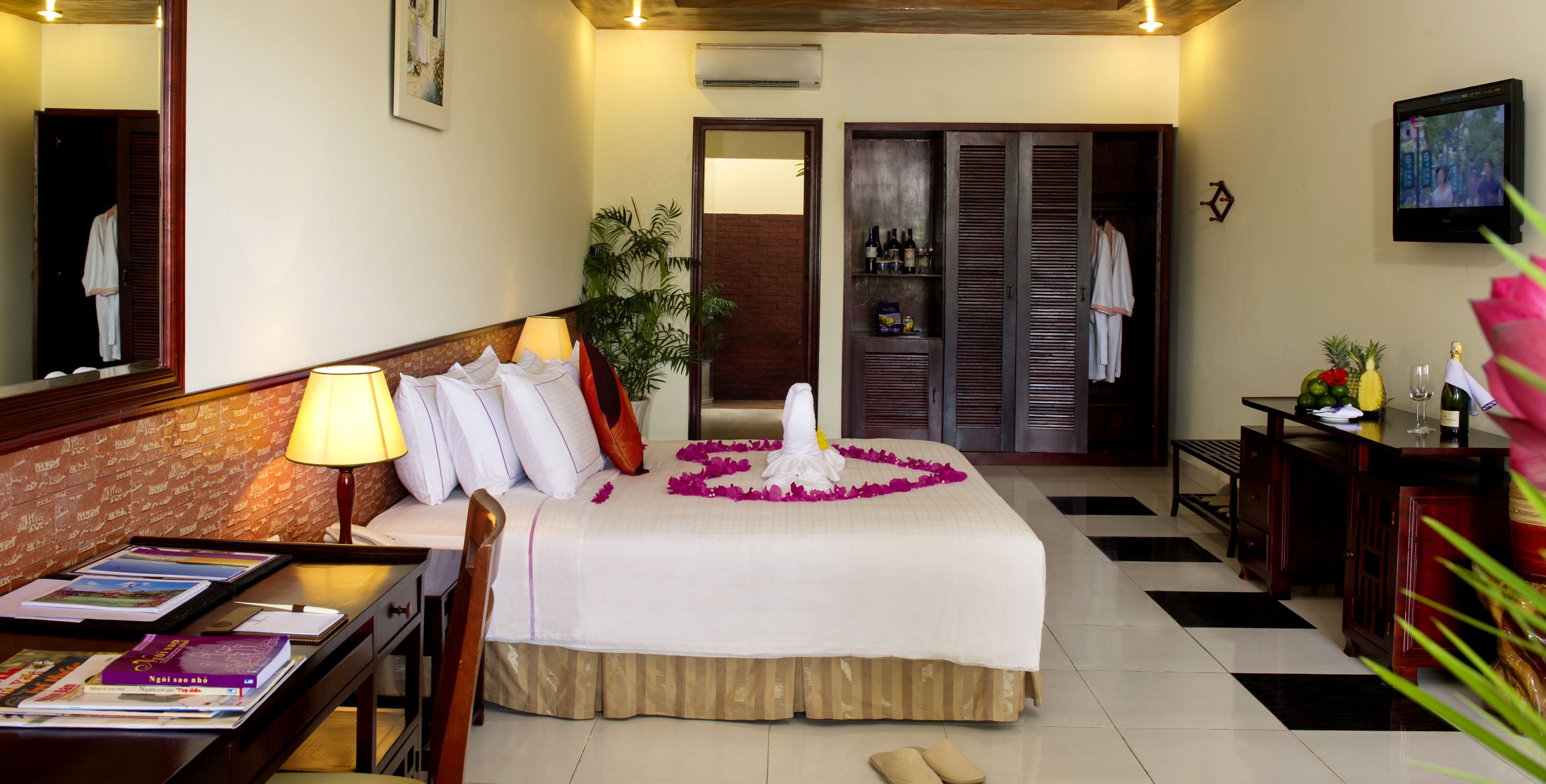 minibar, in-room safe, rollaway beds