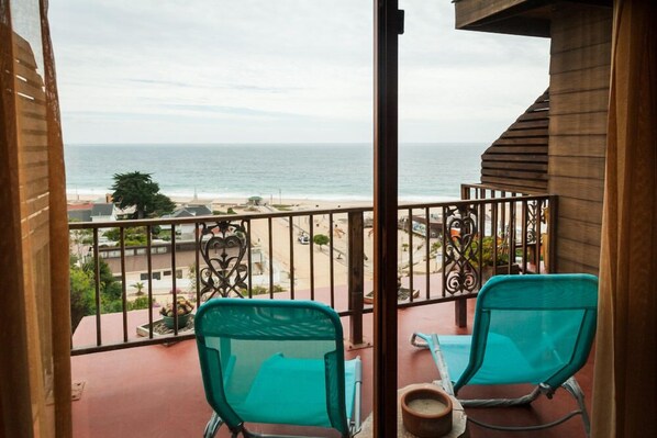 舒適雙人或雙床房, 1 張特大雙人床, 海景, 海濱 | 陽台