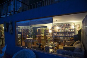 Library - Cinque Colori (Algarrobo)