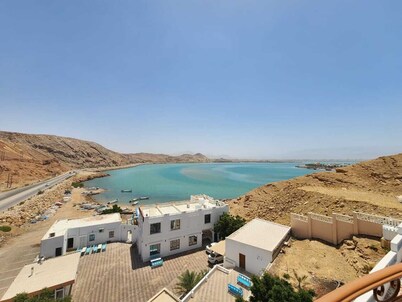 Al Ayjah Plaza Hotel