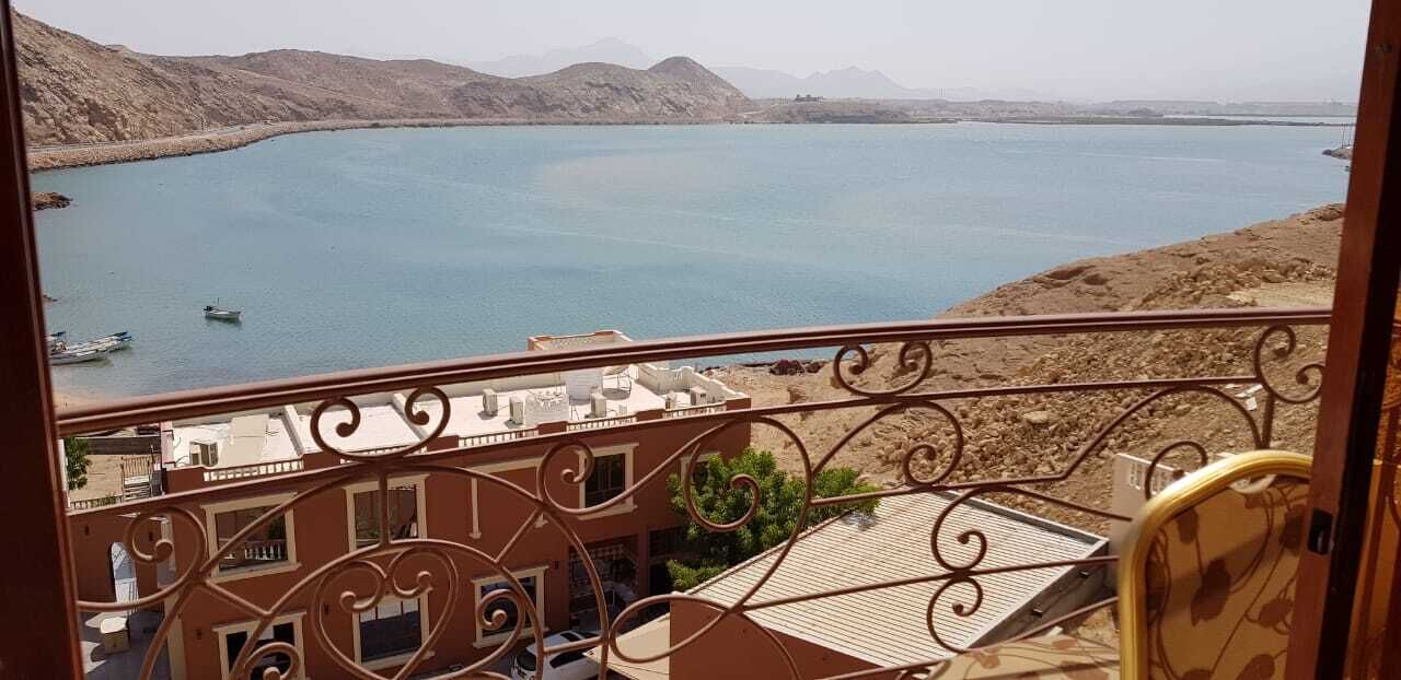 إطلالة من الشرفة
