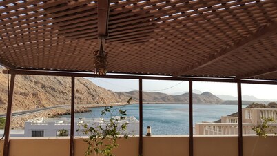 Al Ayjah Plaza Hotel