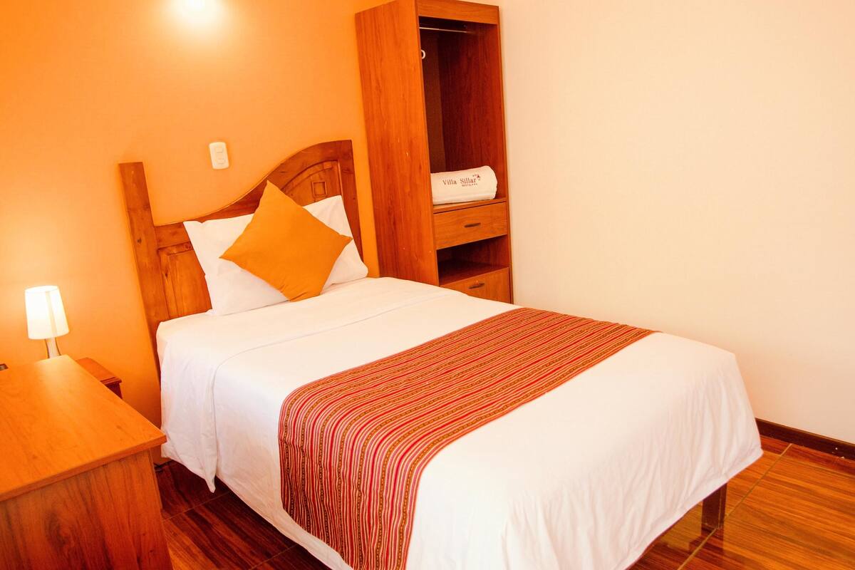 Camas con pillow-top, caja de seguridad en la habitación y escritorio