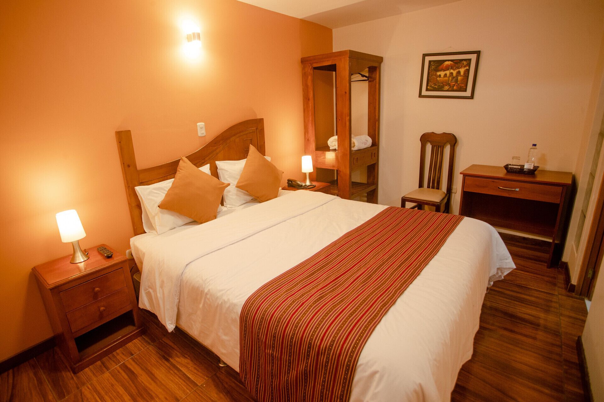 Pillowtop beds, in-room safe, desk, blackout drapes