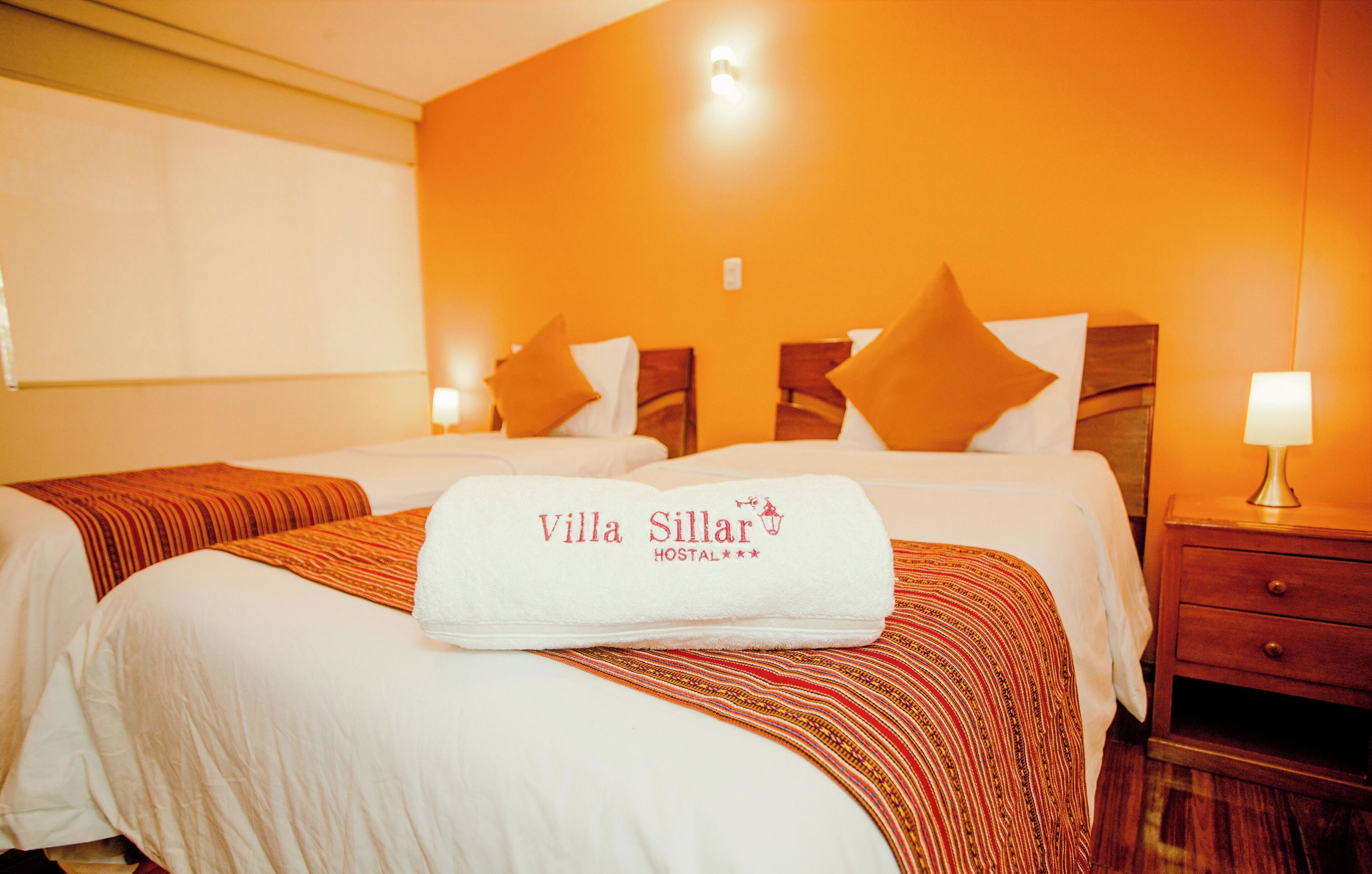 Habitacion Doble | Pillowtop beds, in-room safe, desk, blackout drapes