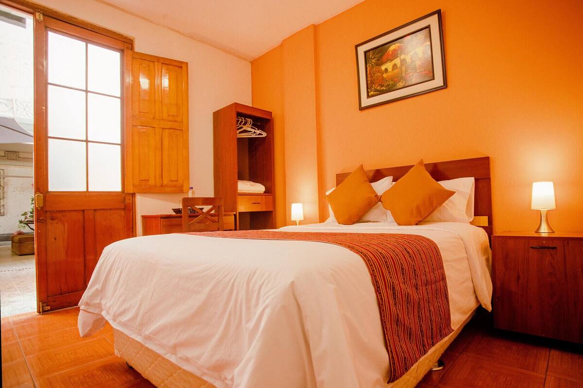 Camas con pillow-top, caja de seguridad en la habitación y escritorio