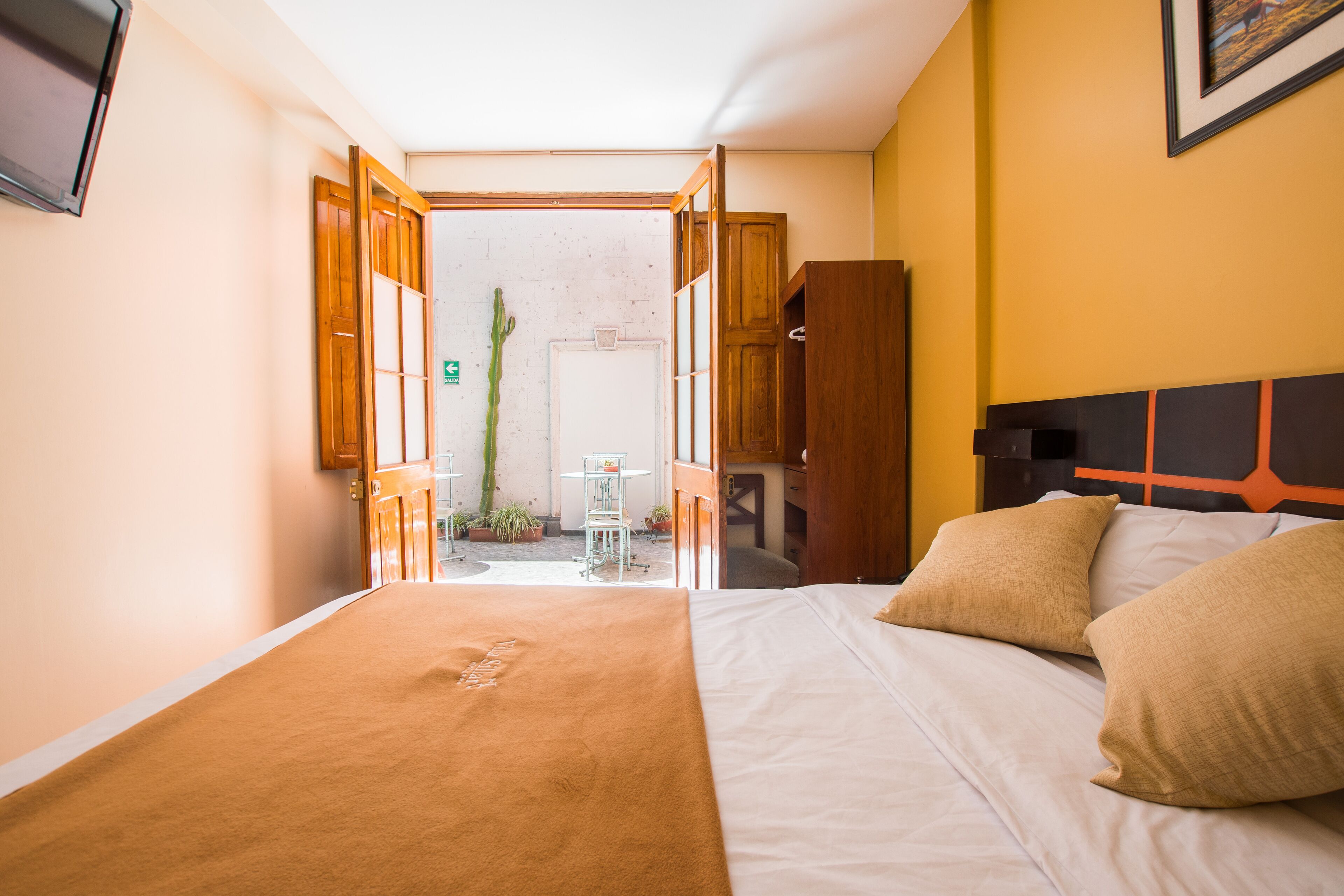 habitacion matrimonial  | pillow-top beds, in-room safe, desk, blackout curtains