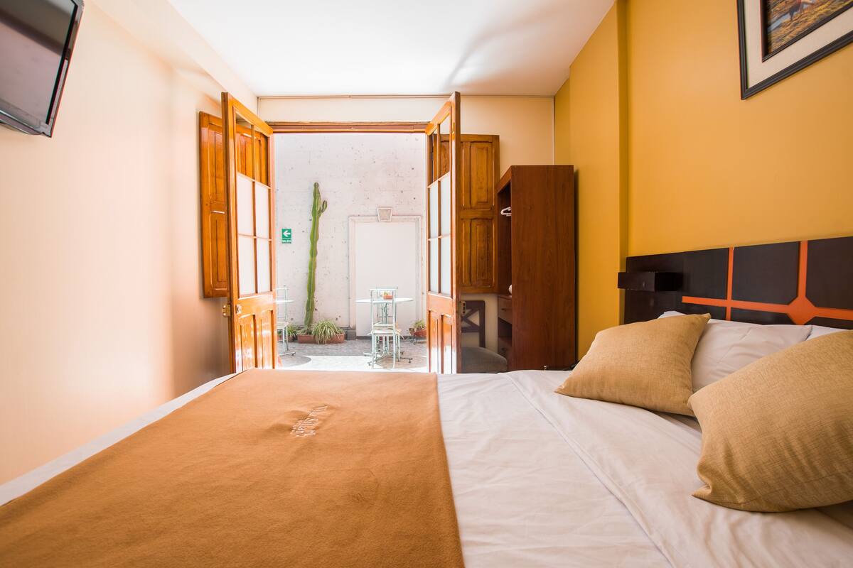 habitacion matrimonial  | pillow-top beds, in-room safe, desk, blackout curtains