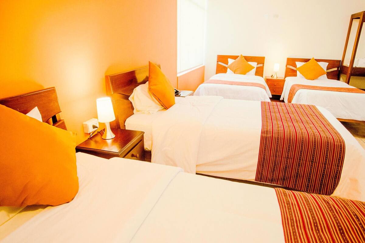 Camas con pillow-top, caja de seguridad en la habitación y escritorio