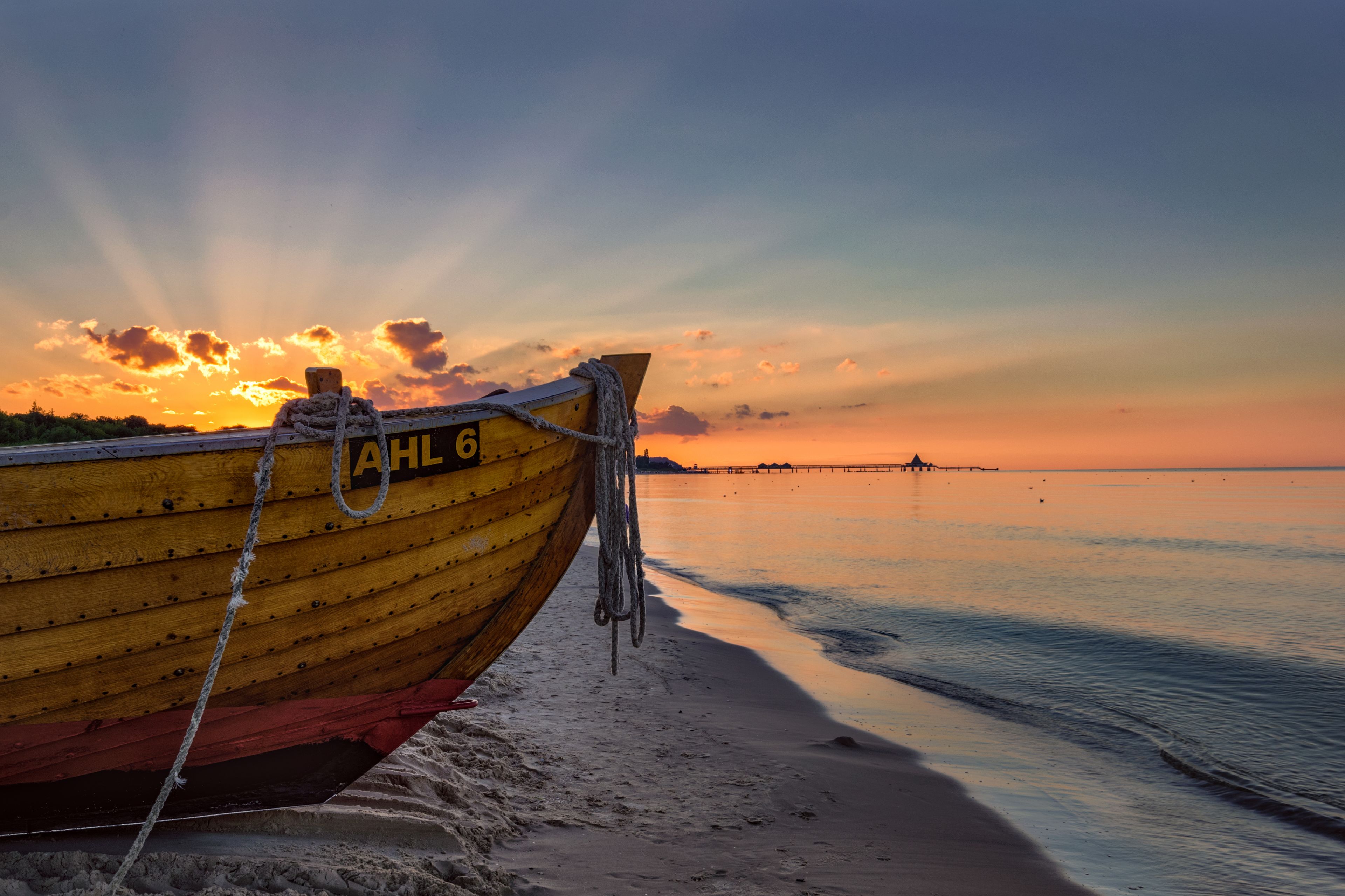 beach nearby, beach bar