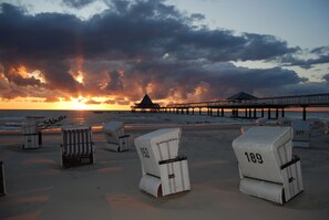 Plage à proximité, bar sur la plage